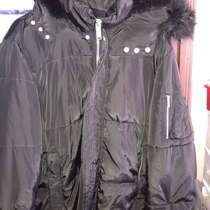Boo hoo Jacket fur hood satin color